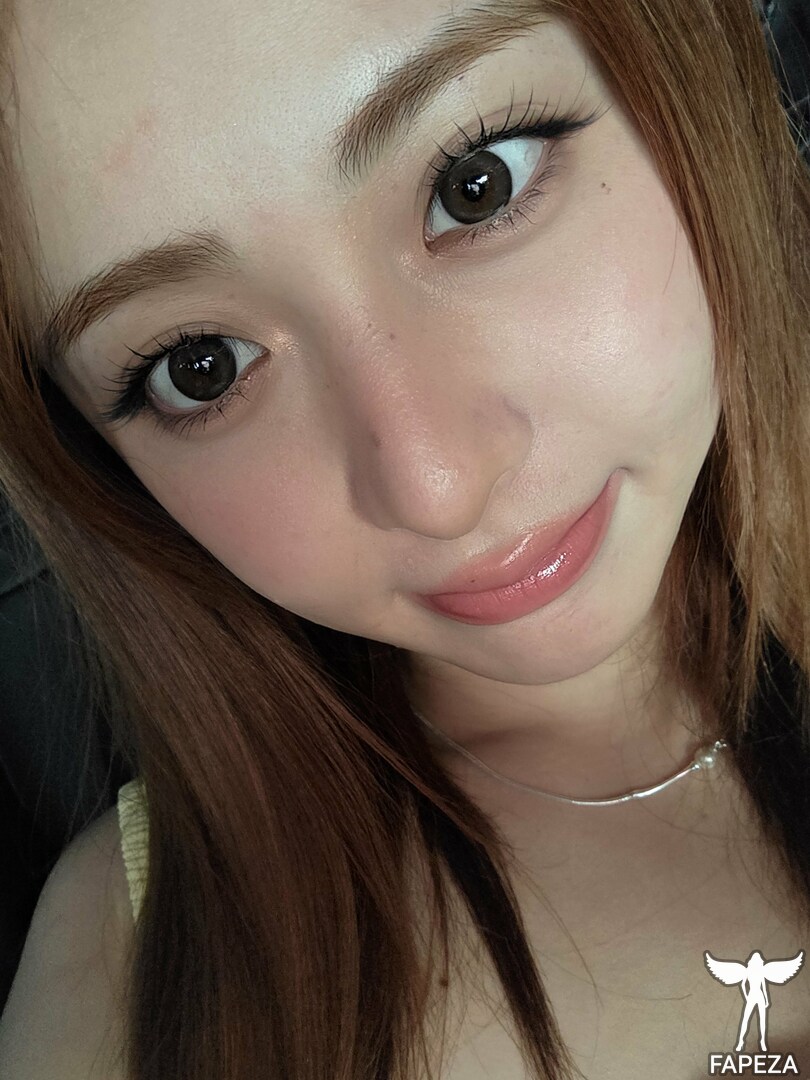 Huh Yunjin 허윤진